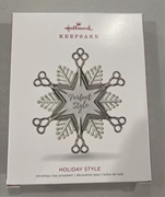 2018 Holiday Style Hallmark Metal Keepsake Ornament *NEW*