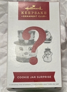 2022 Hallmark Cookie Jar Surprise Blue/Red Scarf Keepsake Ornament *NEW OPEN BOX*