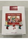 2023 Hallmark Family Joy Keepsake Photo Holder Ornament *NEW*