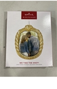 2023 Hallmark We Tied the Knot! Keepsake Photo Holder Ornament *NEW*