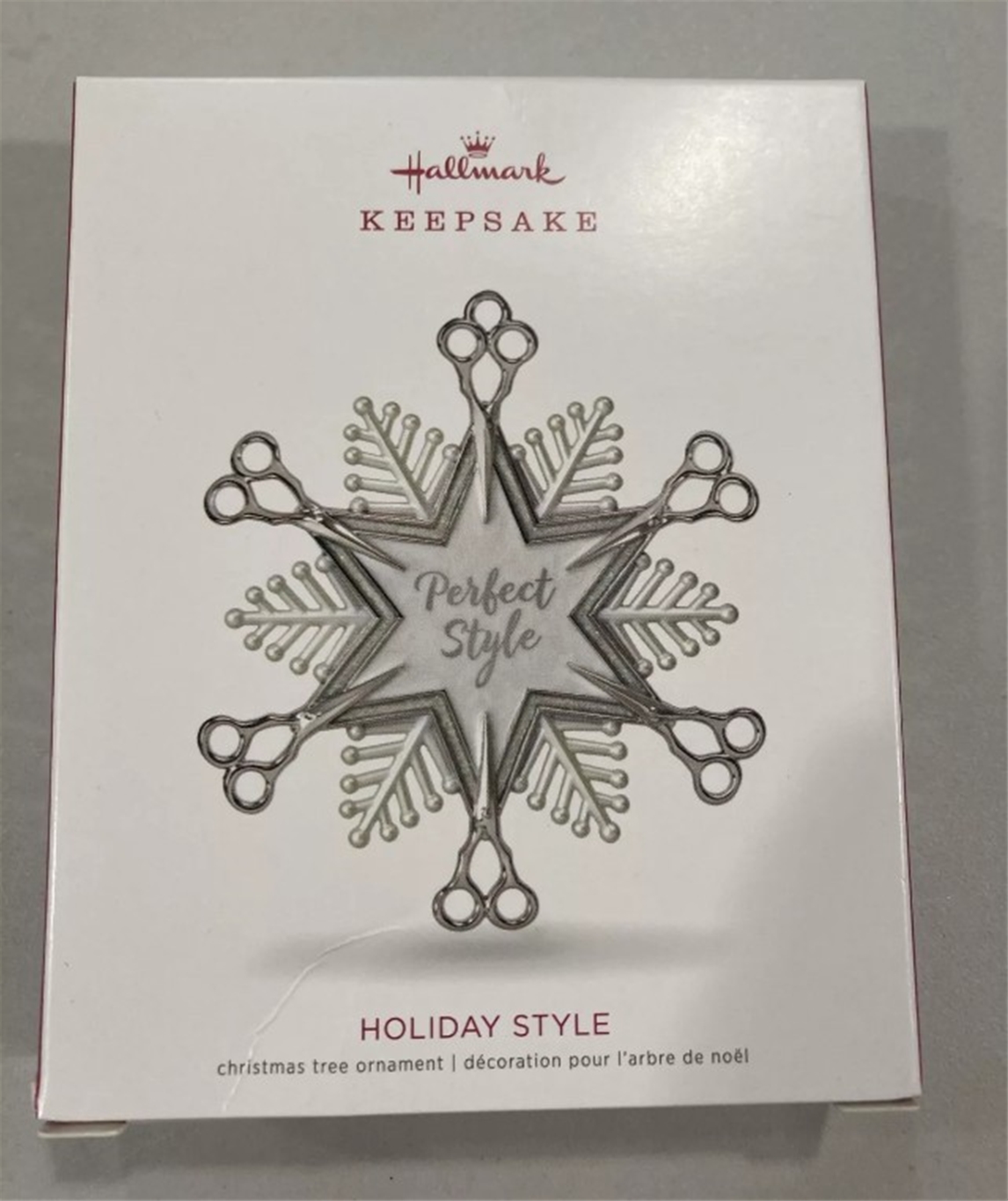 2018 Holiday Style Hallmark Metal Keepsake Ornament *NEW*