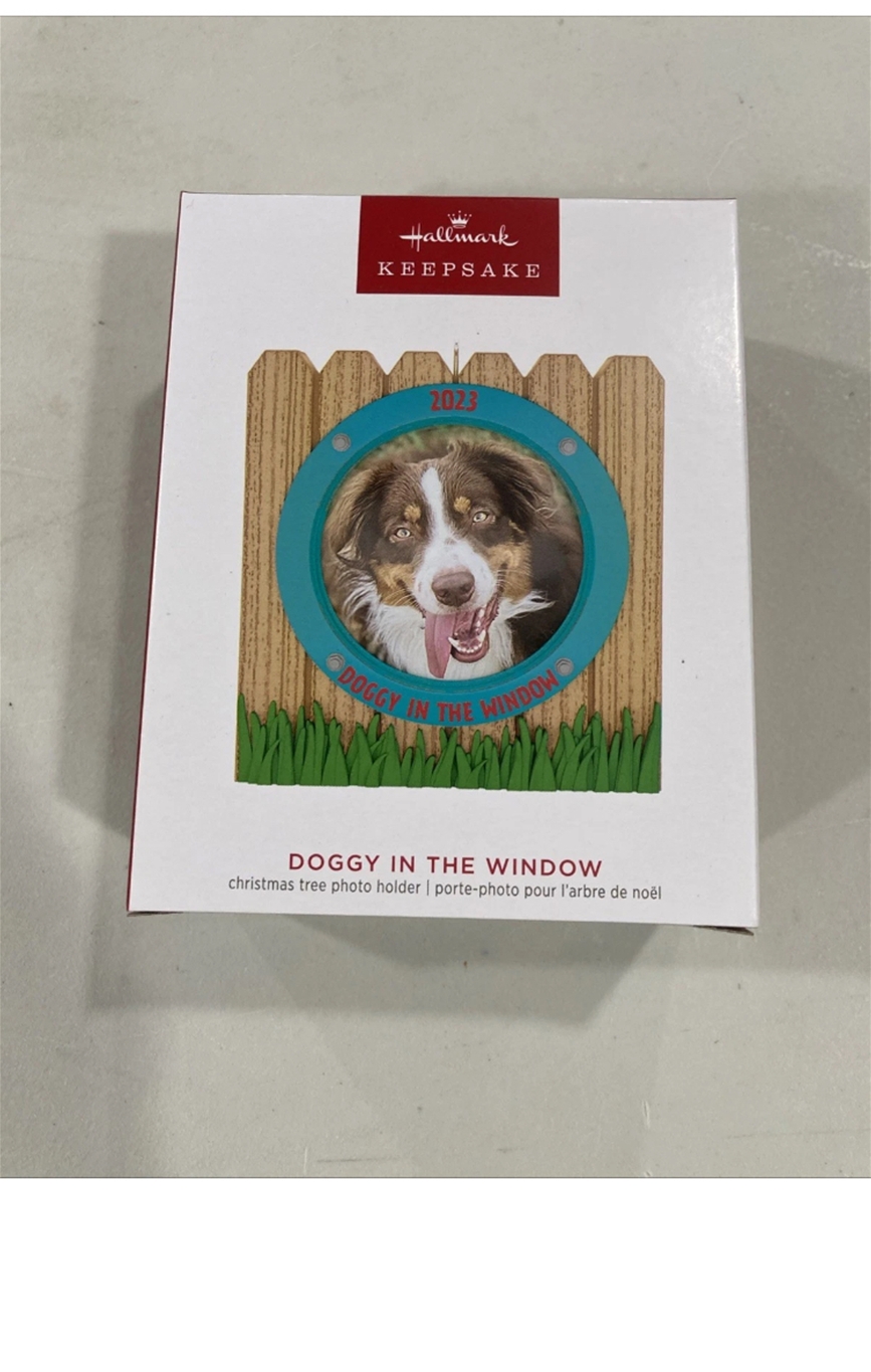 2023 Hallmark Doggy in the Window Keepsake Photo Holder Ornament *NEW*