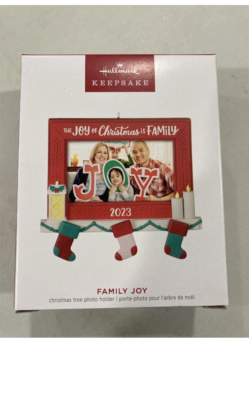 2023 Hallmark Family Joy Keepsake Photo Holder Ornament *NEW*