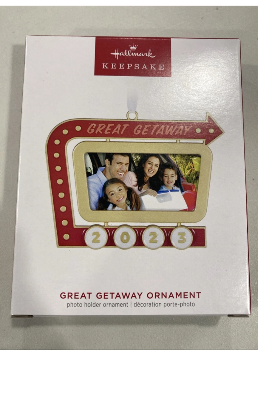 2023 Hallmark Great Getaway Keepsake Photo Holder Ornament *NEW*